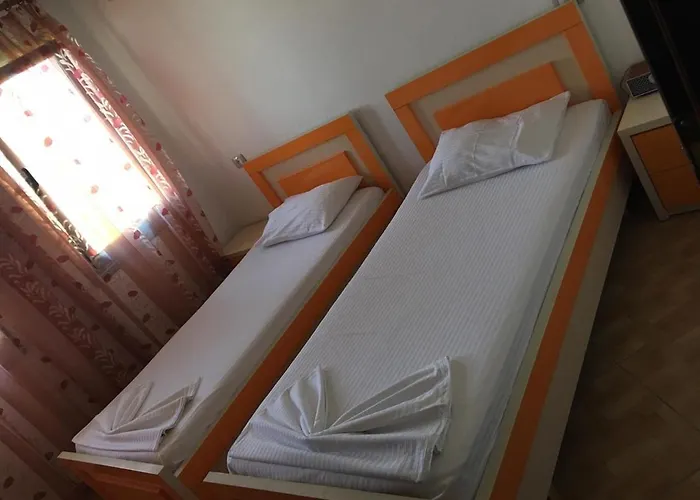 Joni 4* Lukovë