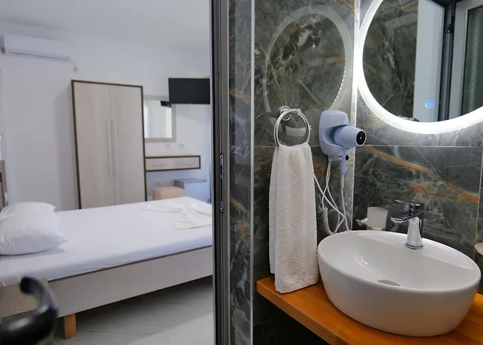 Joni Hotel Lukovë