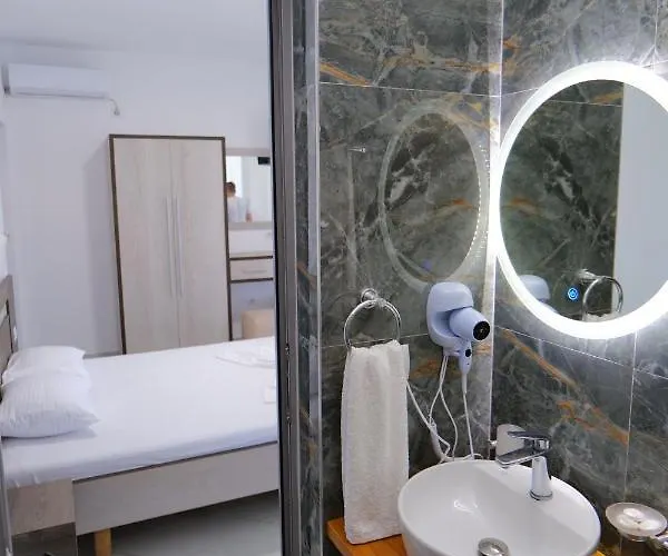 Joni Hotel Lukovë