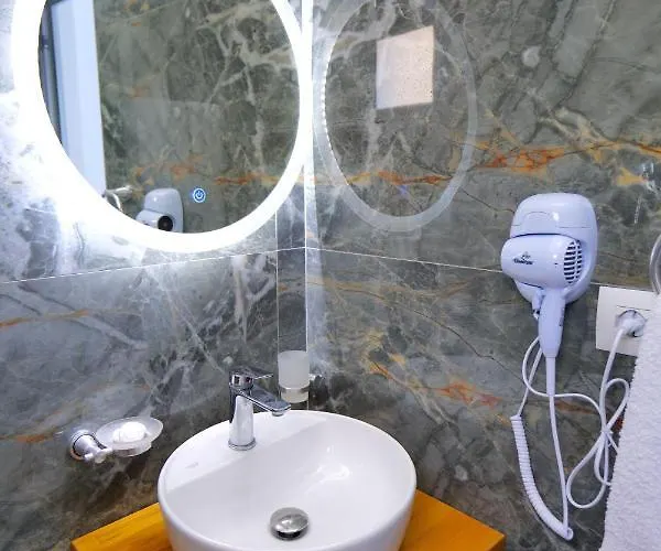 Joni Hotel 4*